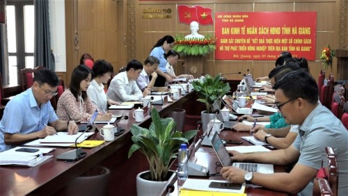 Đoàn Gián sát Ban kinh tế Ngân sách HĐND tỉnh làm việc tại Bắc Quang