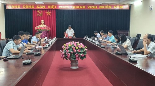 Phó Chủ tịch UBND Nguyễn Đàm Thuyên huyện làm việc với Phòng Tài nguyên Môi trường huyện