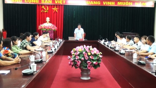 Chủ tịch UBND huyện Phùng Viết Vinh làm việc với Trung tâm dịch vụ công cộng, môi trường & cấp thoát nước