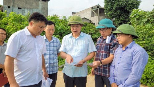 Kiểm tra khu tái định cư xã QUang Minh
