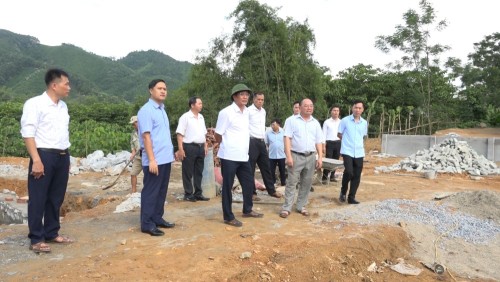 Chủ tịch UBND huyện Phùng Viết Vinh làm việc tại xã Bằng Hành về chương trình MTQG xây dựng Nông thôn mới