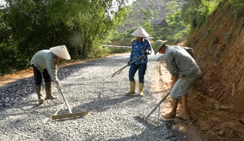 Đẩy nhanh tiến độ thi công sửa chữa, nâng cấp tuyến đường xã Thượng Bình