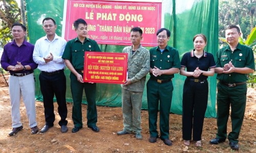 Hội CCB huyện Bắc Quang phát động tháng dân vận và khởi công xây dựng nhà cho hội viên khó khăn nhà ở