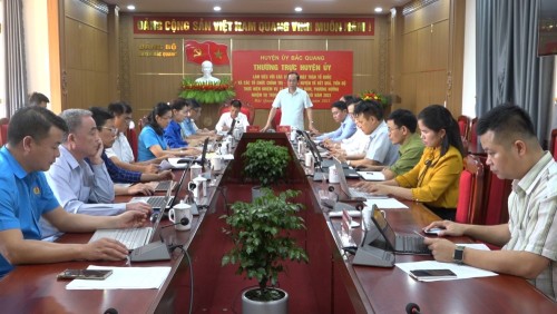 Bí thư Huyện uỷ, Chủ tịch HĐND huyện Hà Việt Hưng kết luận tại buổi làm việc