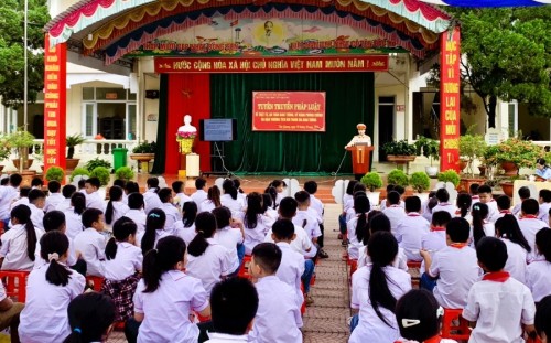 Tuyên truyền về trật tự an toàn giao thông tại Trường Tiểu học xã Tân Quang
