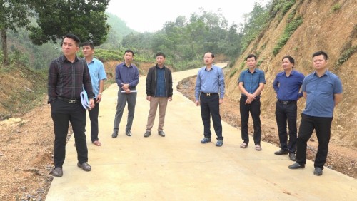 Bí thư Huyện uỷ, Chủ tịch HĐND huyện Hà Việt Hưng làm việc tại 2 xã Đồng Tâm, Đồng Tiến