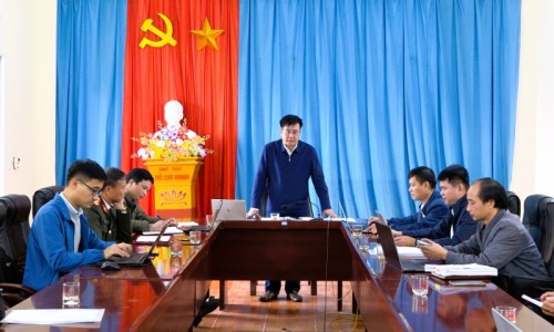 Chủ tịch UBND huyện Bắc Quang Phùng Viết Vinh làm việc với các hộ gia đình về giải phóng mặt bằng Cao tốc Tuyên Quang – Hà Giang