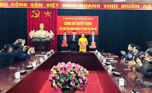 UBND huyện Bắc Quang công bố Quyết định về công tác cán bộ
