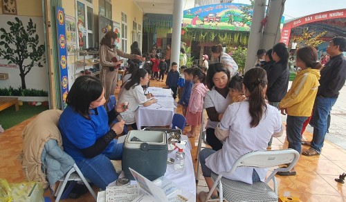 Thị trấn Việt Quang triển khai chiến dịch tiêm chủng uốn ván-bạch hầu cho trẻ từ 49 tháng đến 6 tuổi