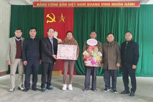 Bí thư Huyện uỷ, Chủ tịch HĐND huyện Hà Việt Hưng làm việc tại xã Quang Minh về công tác đền bù, giải phóng mặt bằng