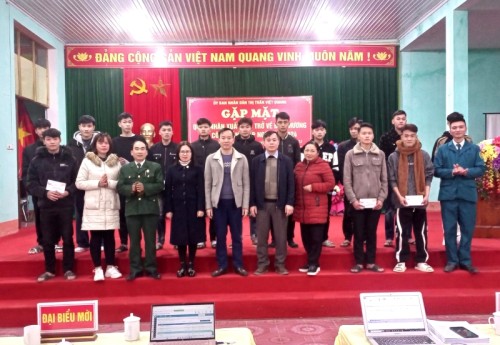 Hội đồng NVQS thị trấn Việt Quang gặp mặt quân nhân xuất ngũ và tân binh lên đường nhập ngũ năm 2024