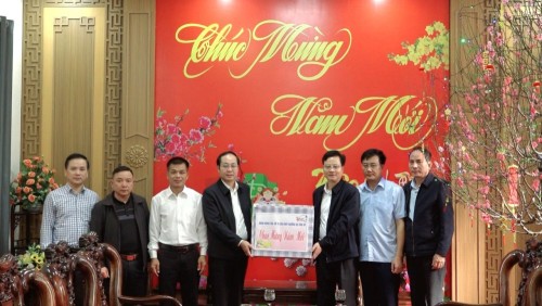 Chủ nhiệm Ủy ban kiểm tra Tỉnh ủy Trần Quang Minh chúc tết Ban thường vụ huyện ủy Bắc Quang