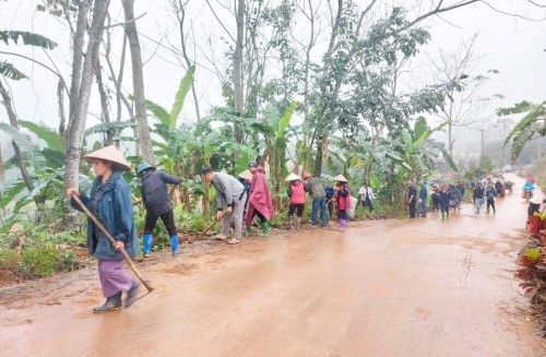Xã Tân Quang tổ chức Tết trồng cây phát động phong trào lao động cộng sản chung tay xây dựng nông thôn mới