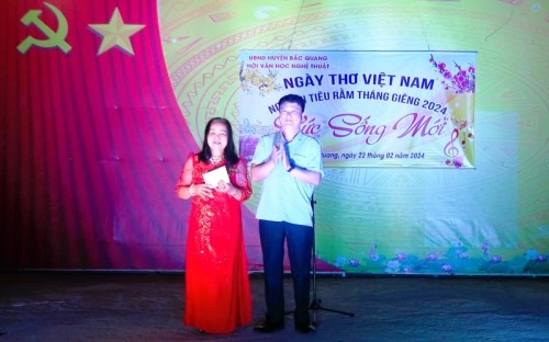 Hội văn học nghệ thuật huyện Bắc Quang tổ chức đêm thơ Nguyên Tiêu Giáp Thìn