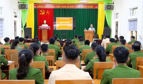 Trung tâm Chính trị Bắc Quang khai giảng lớp lý luận chính trị khóa 37