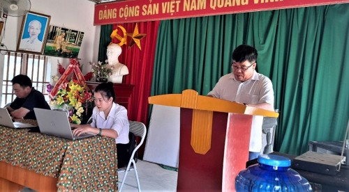 Tổ đại biểu số 5 HĐND xã Vĩnh Phúc tiếp xúc cử tri tại thôn Vĩnh Sơn