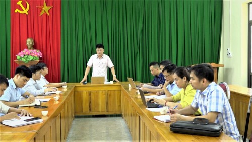 Đ/c:Phó Chủ tịch UBND huyện phát biểu tại buổi kiểm tra điểm thi xã Kim Ngọc