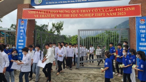 Ghi nhận ngày thi đầu tiên kỳ thi tốt nghiệp THPT 2023 tại huyện Bắc Quang