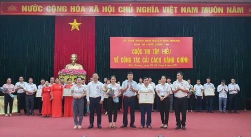 BTC trao giải nhất cho thị trấn Vĩnh Tuy