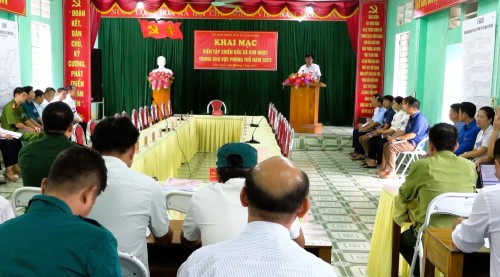 Chủ tịch UBND huyện Phùng Viết Vinh khai mạc diễn tập