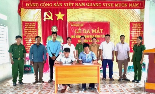 Xã Thượng Bình ra mắt mô hình "Xóm đạo bình yên" tại thôn bản bun