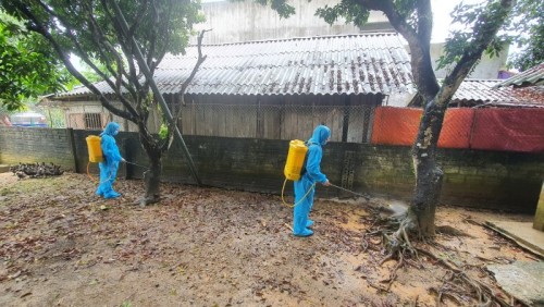 Phun khử trùng tiêu độc tại thôn Minh Tâm