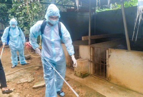 Xã Tiên Kiều phát động “Tháng tổng vệ sinh, khử trùng, tiêu độc môi trường chăn nuôi đợt II năm 2023”