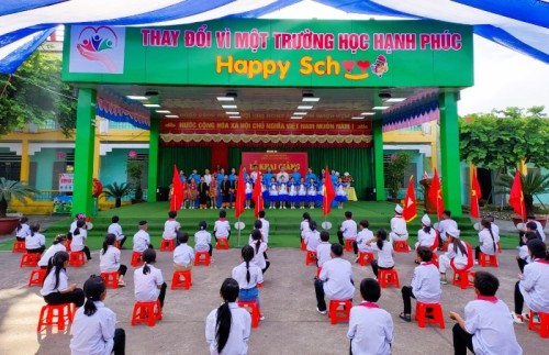 Trường TH&THCS Tân Thành chào đón năm học mới