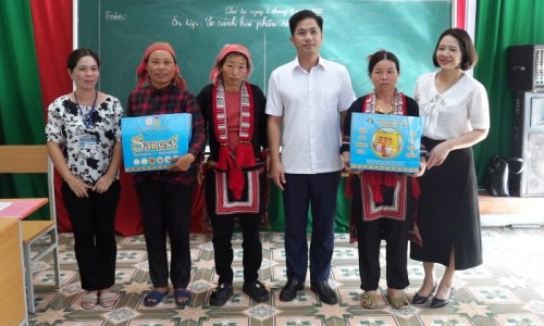 Đoàn công tác Bộ Giáo dục và Đào tạo làm việc tại huyện Bắc Quang