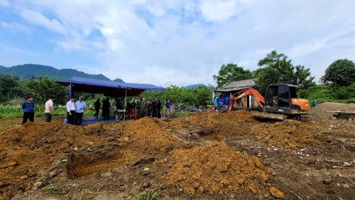 Khởi công xây dựng nhà tái định cư đầu tiên trong dự án đường cao tốc Tuyên Quang - Hà Giang tại xã Hùng An