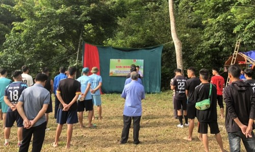 Hữu Sản tổ chức giải bóng đá nam chào mừng kỷ niệm 93 năm ngày thành lập Hội Nông dân và 67 năm ngày Thành lập Hội LHTN Việt Nam