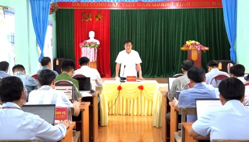 Chủ tịch UBND huyện Phùng Viết Vinh làm việc với xã Đức Xuân