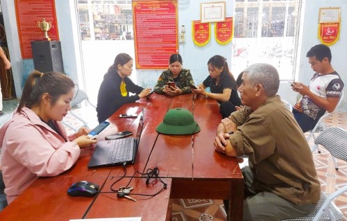 Tân Quang đẩy mạnh hướng dẫn người dân thực hiện dịch vụ công trên môi trường điện tử