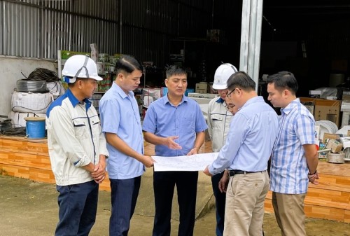 Phó Chủ Tịch UBND huyện Nguyễn Đàm Thuyên kiểm tra tiến độ thực hiện Dự án cao tốc tại xã Quang Minh Việt Vinh
