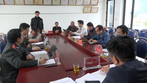Chủ tịch UBND huyện Phùng Viết Vinh tiếp công dân định kỳ tháng 11