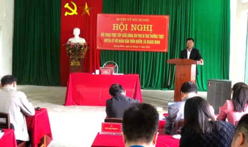 Huyện ủy Bắc Quang đối thoại với nhân dân thôn Khiềm xã Quang Minh
