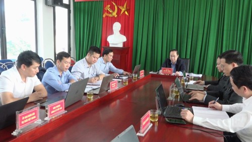 Bí thư Huyện uỷ, Chủ tịch HĐND huyện Hà Việt Hưng tiếp công dân định kỳ tháng 11