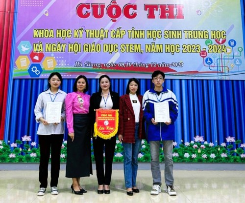 Học sinh Trường THPT Tân Quang đạt giải cao trong cuộc thi khoa học, kỹ thuật cấp tỉnh