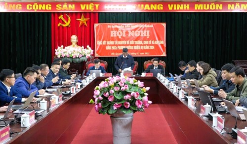 Phó Chủ tịch UBND huyện Nguyên Đàm Thuyên phát biểu khai mạc hội nghị