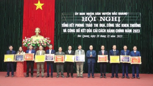 Bắc Quang tổng kết phong trào thi đua, công tác khen thưởng và công bố kết quả cải cách hành chính năm 2023
