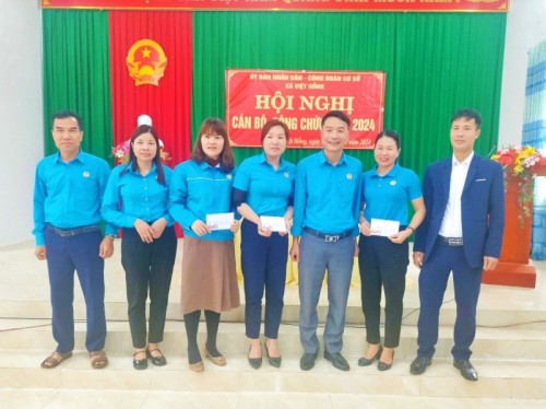 Hội nghị cán bộ, công chức xã Việt Hồng năm 2024