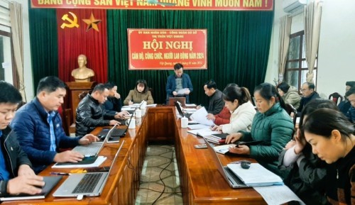 Hội nghị cán bộ, công chức và người lao động thị trấn Việt Quang