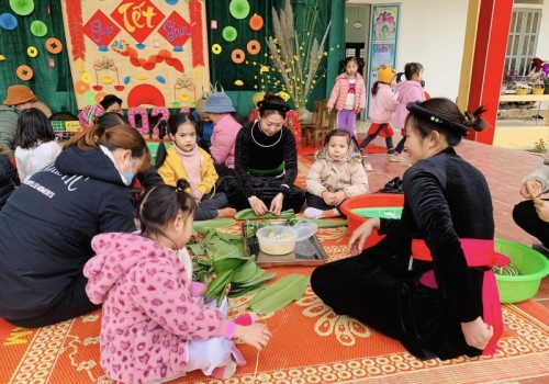 Trường Mầm Non Hữu Sản tổ chức trải nghiệm "Bé vui đón tết" cho học sinh