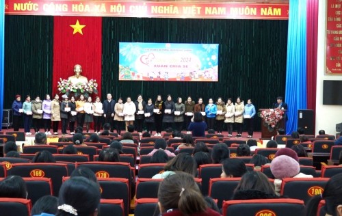 Liên đoàn Lao động huyện Bắc Quang tổ chức Tết Sum vầy – Xuân chia sẻ năm 2024