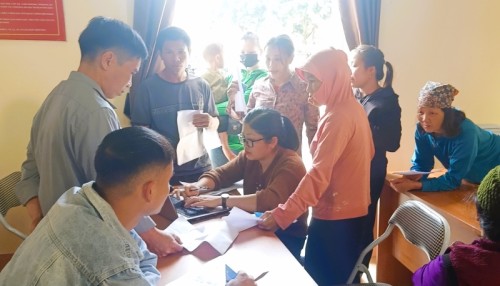 Huyện Bắc Quang triển khai chi trả chính sách an sinh xã hội không dùng tiền mặt