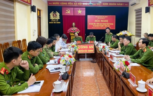 Cụm thi đua số 7 Công an huyện Bắc Quang ký giao ước thi đua “Vì an ninh Tổ quốc”, năm 2024