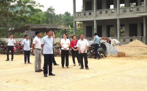 Chủ tịch UBND huyện Bắc Quang Phùng Viết Vinh làm việc tại xã Vĩnh Hảo
