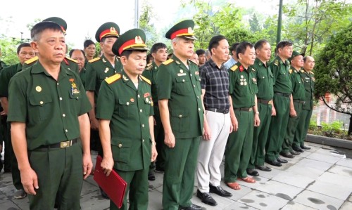Hội CCB huyện Bắc Quang Viếng Nghĩa trang liệt sỹ nhân kỷ niệm 70 năm chiên thắng Điện Biên Phủ
