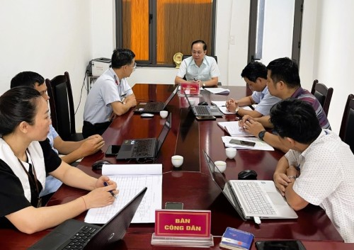 Bí thư Huyện ủy Hà Việt Hưng, làm việc với Ban tiếp công dân và tiếp công dân định kỳ tháng 5