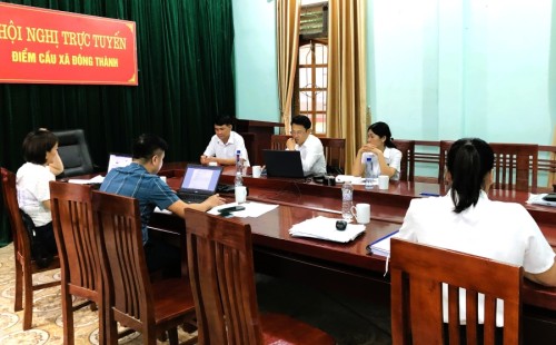 BHXH huyện Bắc Quang kiểm việc thu bảo hiểm tại xã Đông Thành